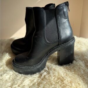 Steeve Madden - Black Chunky Heel Ankle Boots